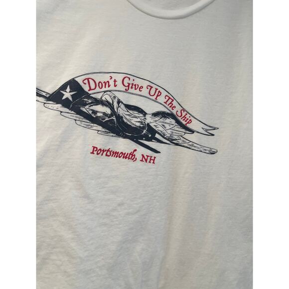 Men's T-Shirt Don't Give Up the Ship Portsmouth, NH Seacoast Size Large JL - Picture 2 of 6